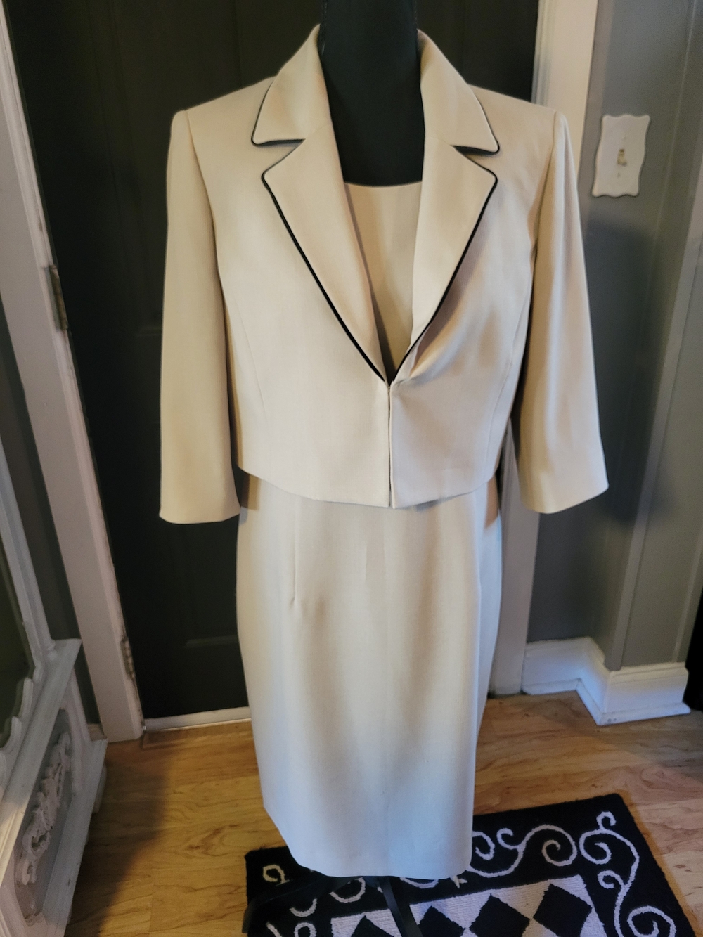 Kasper Beige Midi Dress with Black Trim Jacket - Picture 2 of 6